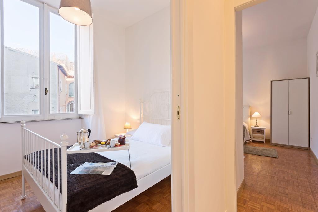Townhouse By The Spanish Steps Roma Quarto foto