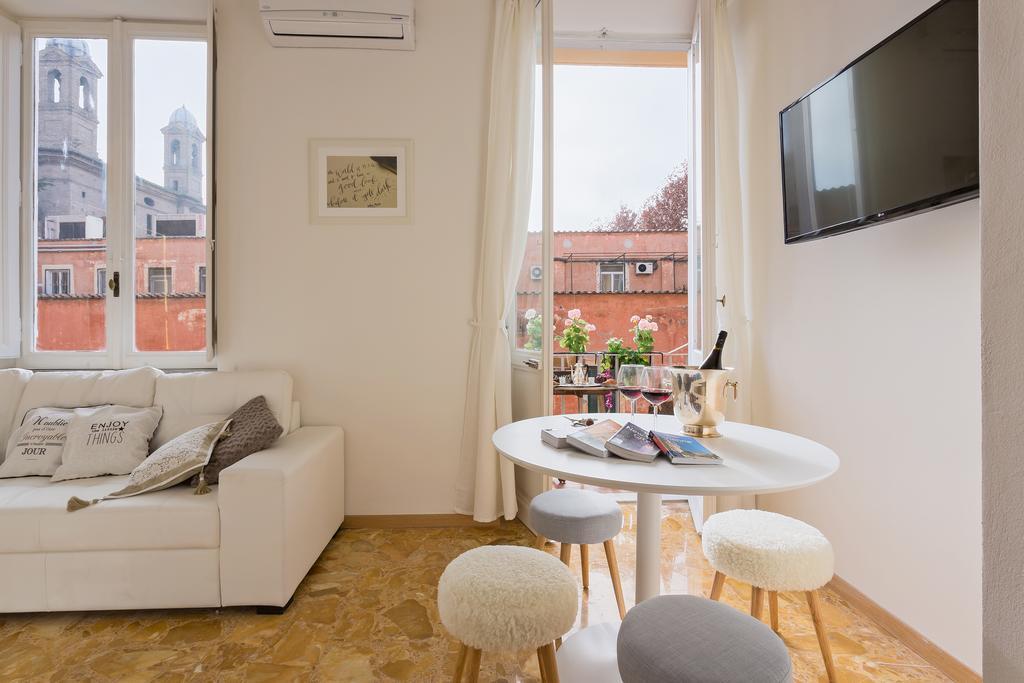 Townhouse By The Spanish Steps Roma Quarto foto